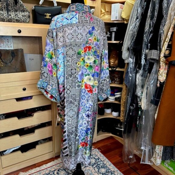 JOHNNY WAS REVERSIBLE SIZE M BRAND NEW KIMONO